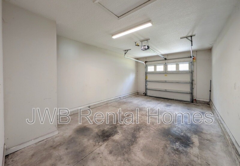 Building Photo - 8253 Nussbaum Dr