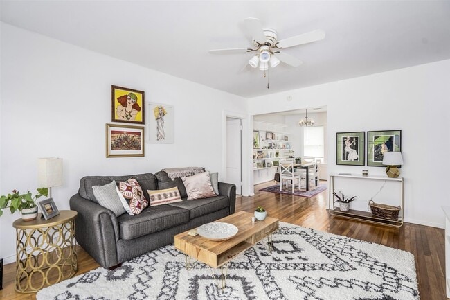 Primary Photo - 2343 Wroxton Rd