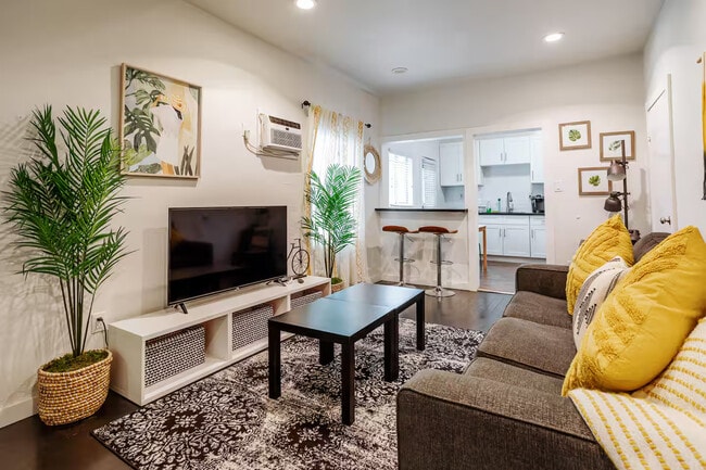 Building Photo - 1806 Washington Way