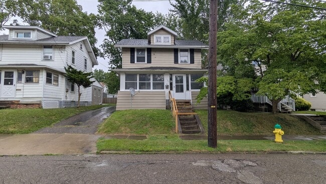Building Photo - Charming 3-bedroom, 1-bathroom home locate...