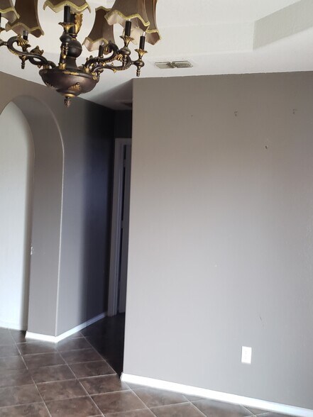 Dinning area - 2734 Pompeii St