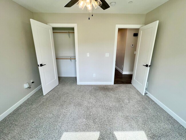 Building Photo - Modern Single-Family Home in Scenic Meadows Neighborhood