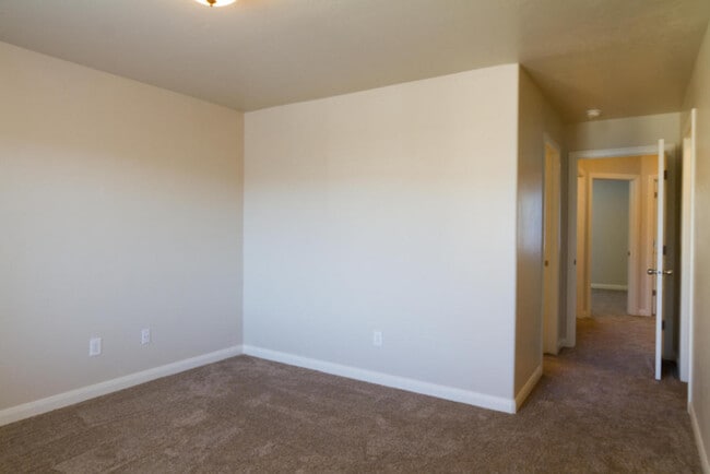 Building Photo - Beautiful Desert Hills Beauty!  Casitas at Hidden Valley! Price Reduced!