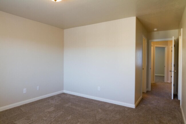 Building Photo - Beautiful Desert Hills Beauty!  Casitas at Hidden Valley