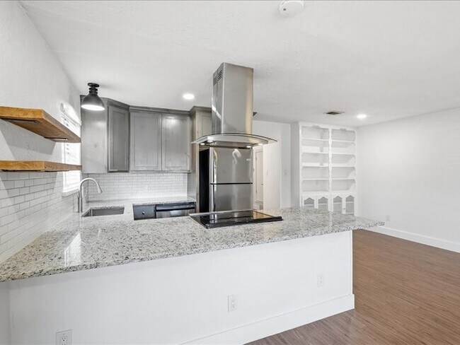 Building Photo - 2531 W Twelfth St