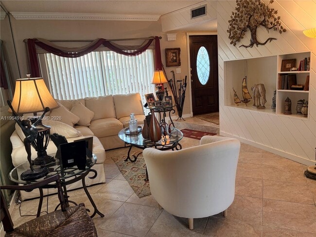 Building Photo - 0 000