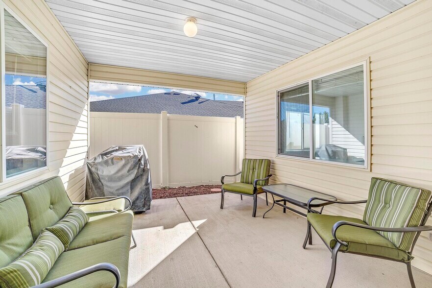 Building Photo - 209 Long Island Ave