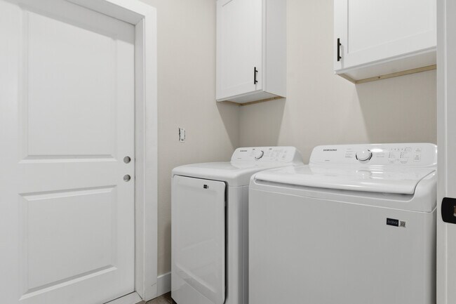 Building Photo - 2205 E 148th Ave