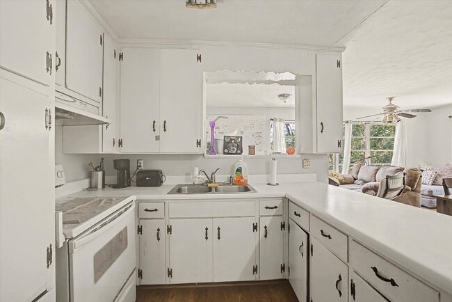 Building Photo - 233 Westridge Dr