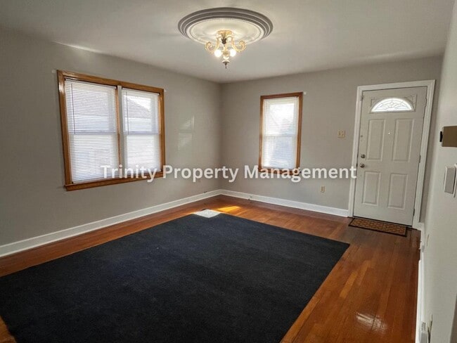 Building Photo - 2010 Hamill Ave