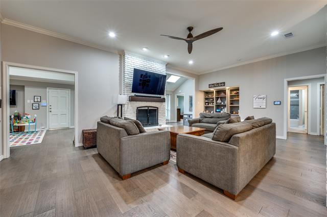 Building Photo - 6423 Windsong Dr
