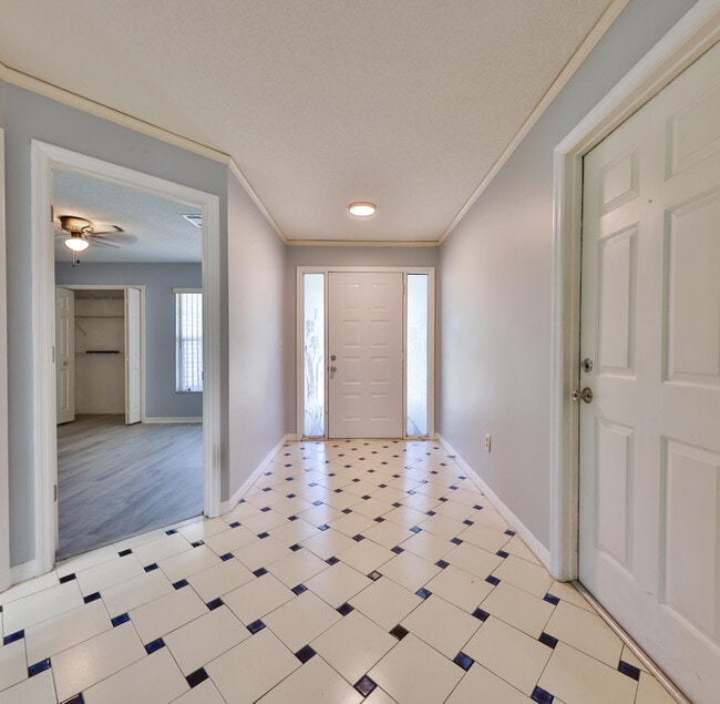 Building Photo - 3901 Loquat Rd