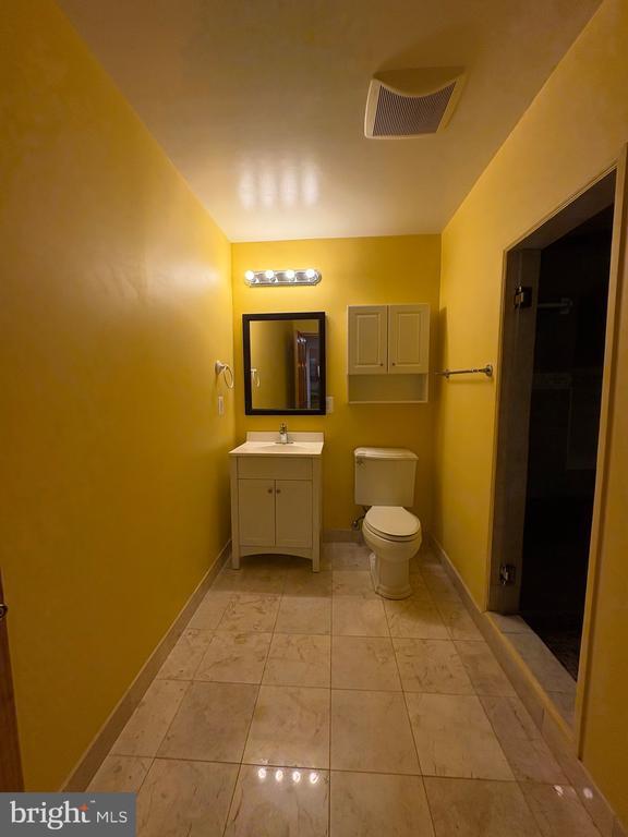 Building Photo - 38 Cherry Hill Dr