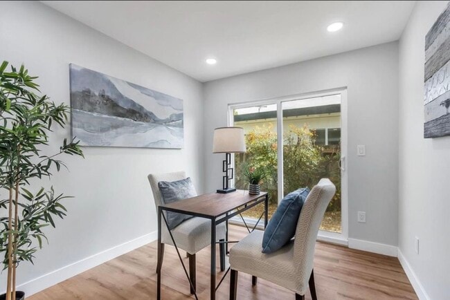 Building Photo - locridge