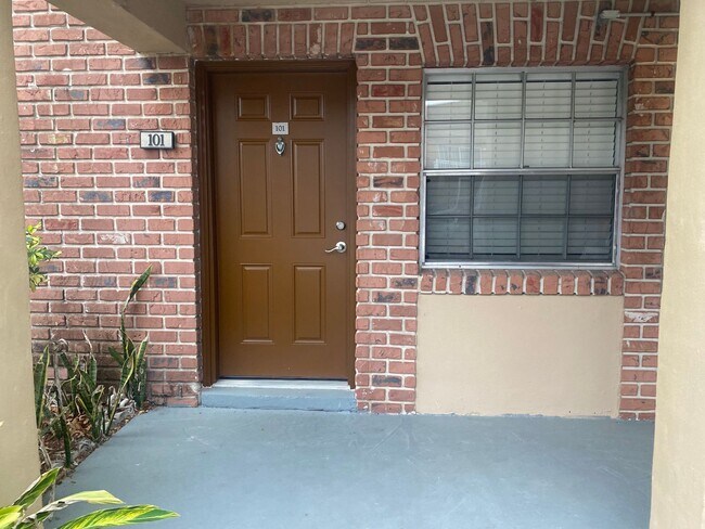 Building Photo - 551 Flemming Way