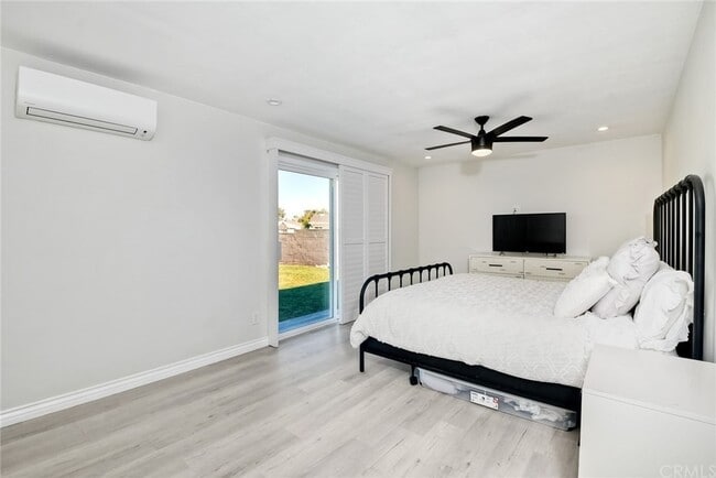 Building Photo - 2642 Davis Pl