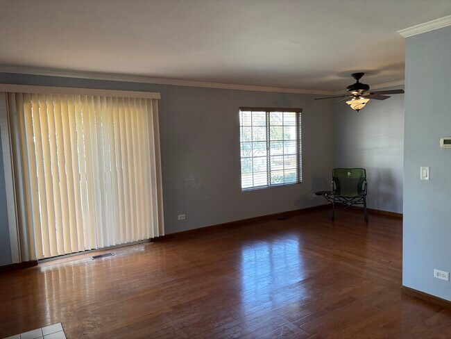 Building Photo - 162 Village Creek Dr