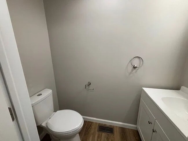 Building Photo - Charming 3-Bedroom Single-Family Home – Ne...