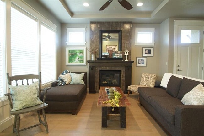 Building Photo - Wonderful Patio Home In The Mill District ...