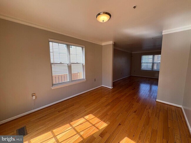 Building Photo - 4005 Blakney Ln SE