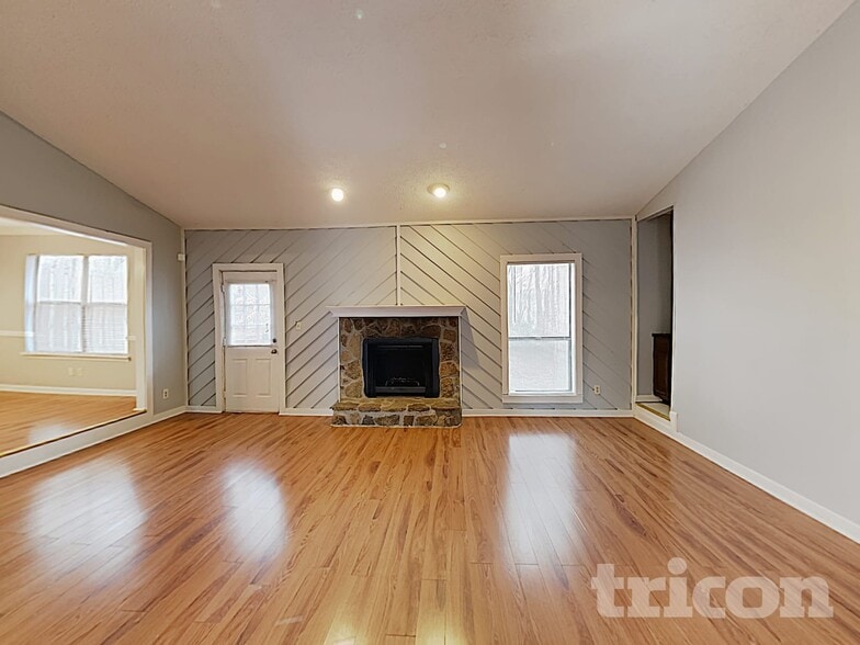 Building Photo - 5712 Albans Way