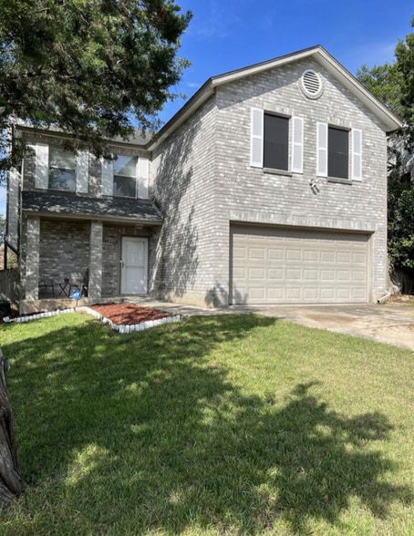 Building Photo - 15719 Persimmon Hill Dr