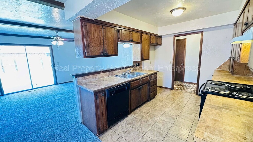 Building Photo - 4816 S Fairmont Ave