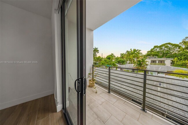 Building Photo - 3265 Bird Ave