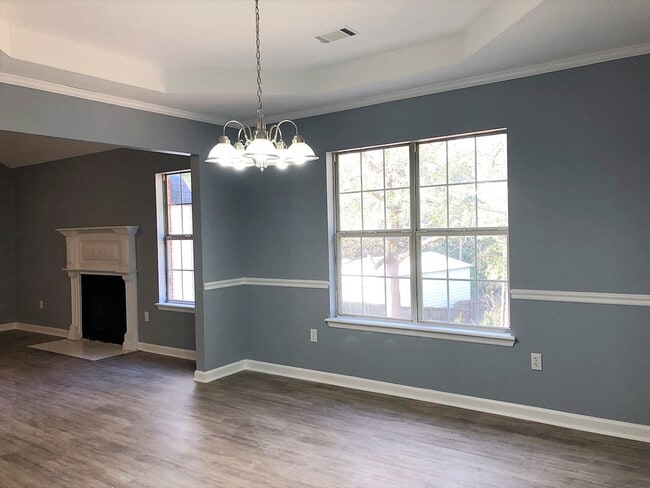 Building Photo - 4311 Creekview Dr