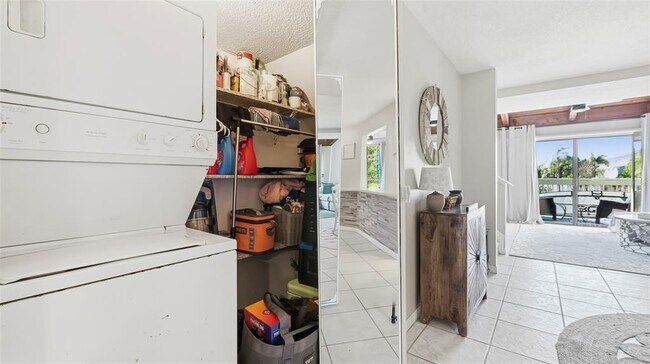 Building Photo - 318 Windrush Blvd