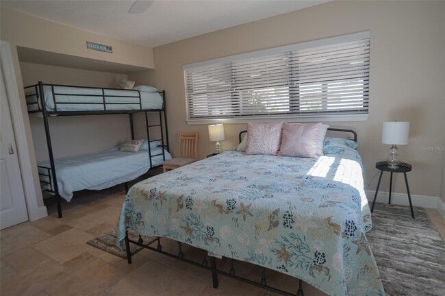 Building Photo - 929 Lantana Ave