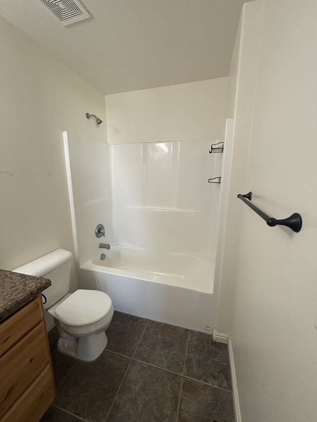 Building Photo - 3318 Quarter Mile Dr, Eagle Mountain, UT, ...