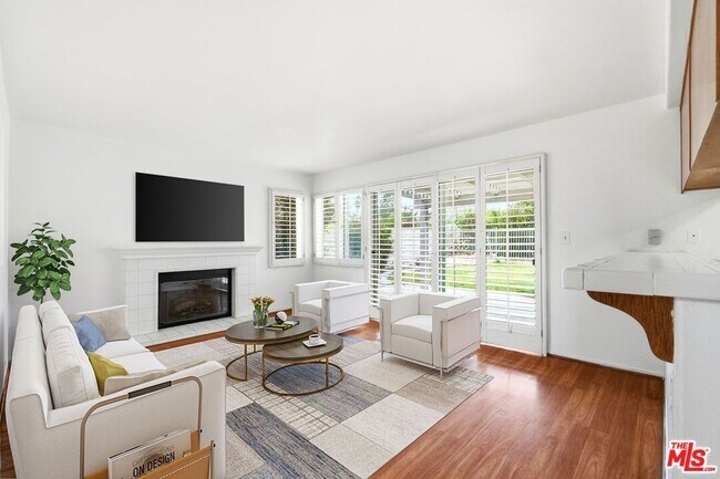 Building Photo - 25842 Browning Pl