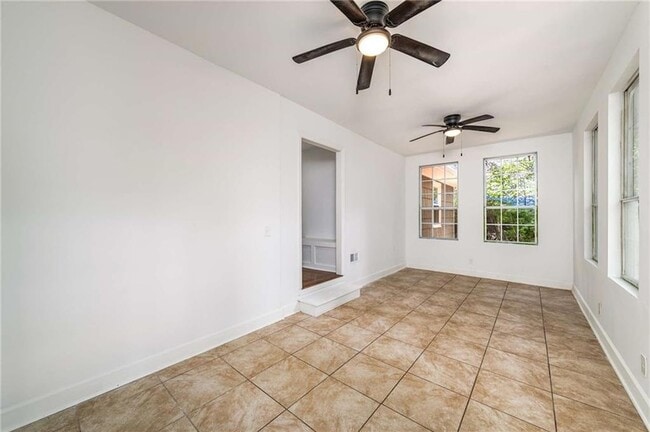 Building Photo - 1774 Laurelwood Dr SW