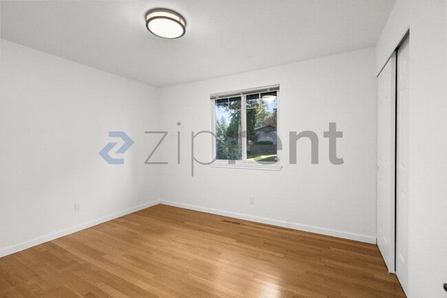 Building Photo - 10733 126th Pl NE