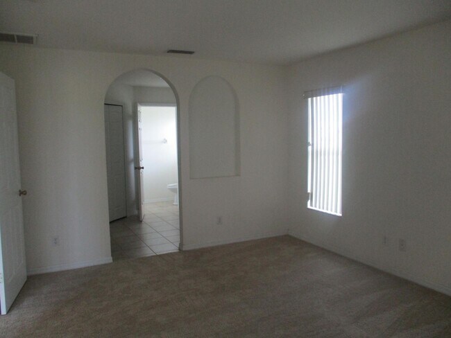 Building Photo - 1426 NW 12th St