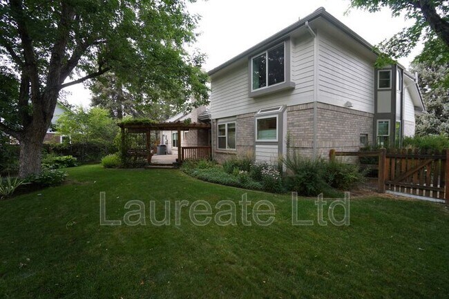 Building Photo - 1702 W Dry Creek Rd