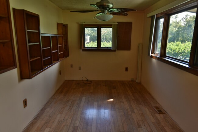 Building Photo - 615 E Ocean Rd