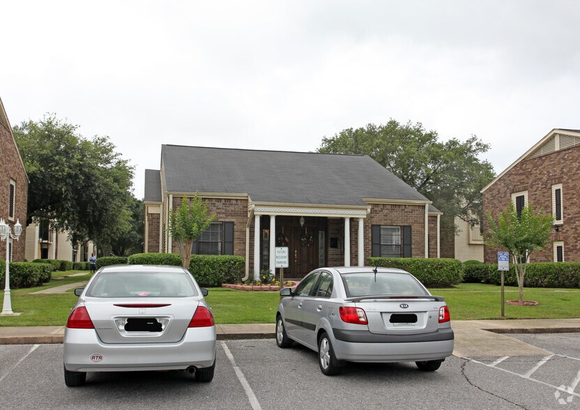 The Emory Apartments 3205 E Olive Rd Pensacola FL 32514 Apartment Finder