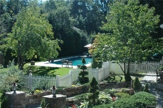 Building Photo - 11 Billington Ct