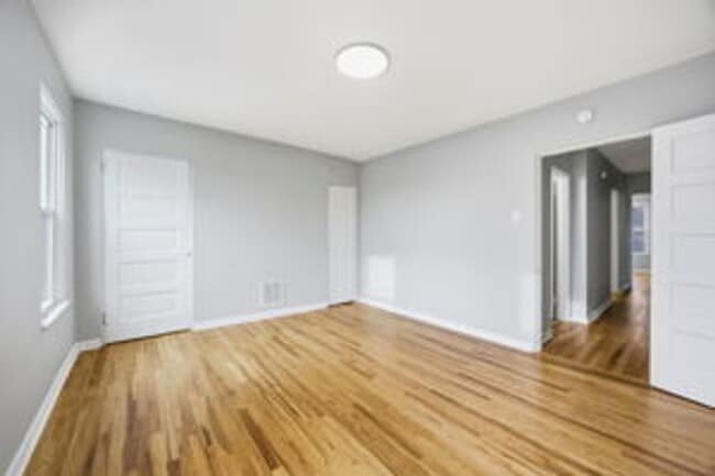 Building Photo - Well-maintained 3-bedroom, 1-bath home in Carnegie! Available Now!!