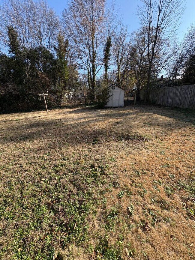 Building Photo - 15 Underwood Ave