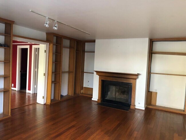 Building Photo - 3217 Mockingbird Ln