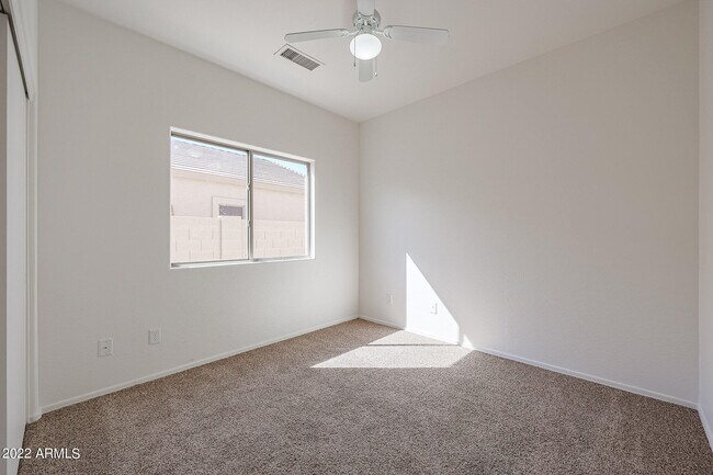 Building Photo - 16848 W Cottonwood St