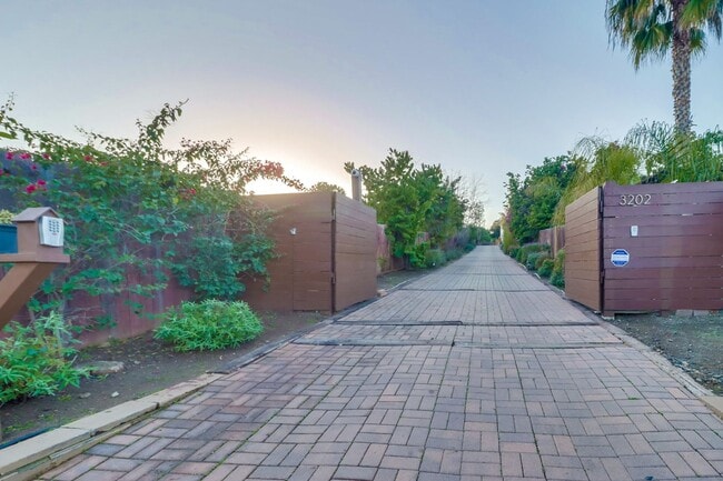 Building Photo - Barcelona Ridge Estates