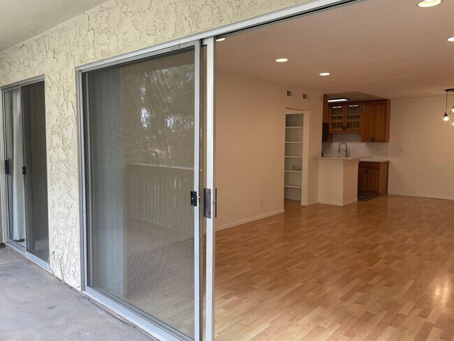 Building Photo - 2 bed 2 bath in Stoneybrook Villas
