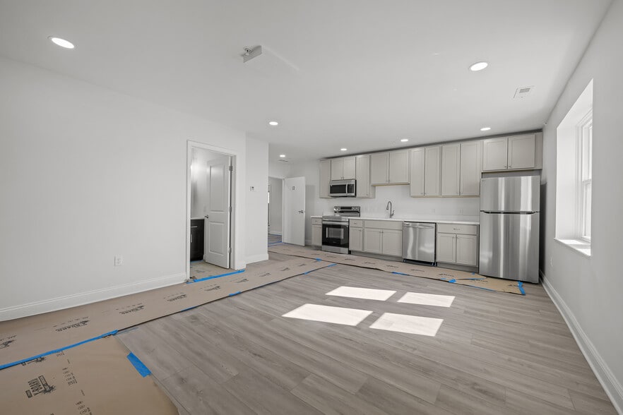 Building Photo - Madison Monroe Apartments