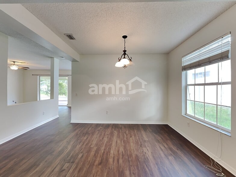 Building Photo - 716 Grand Canyon Dr