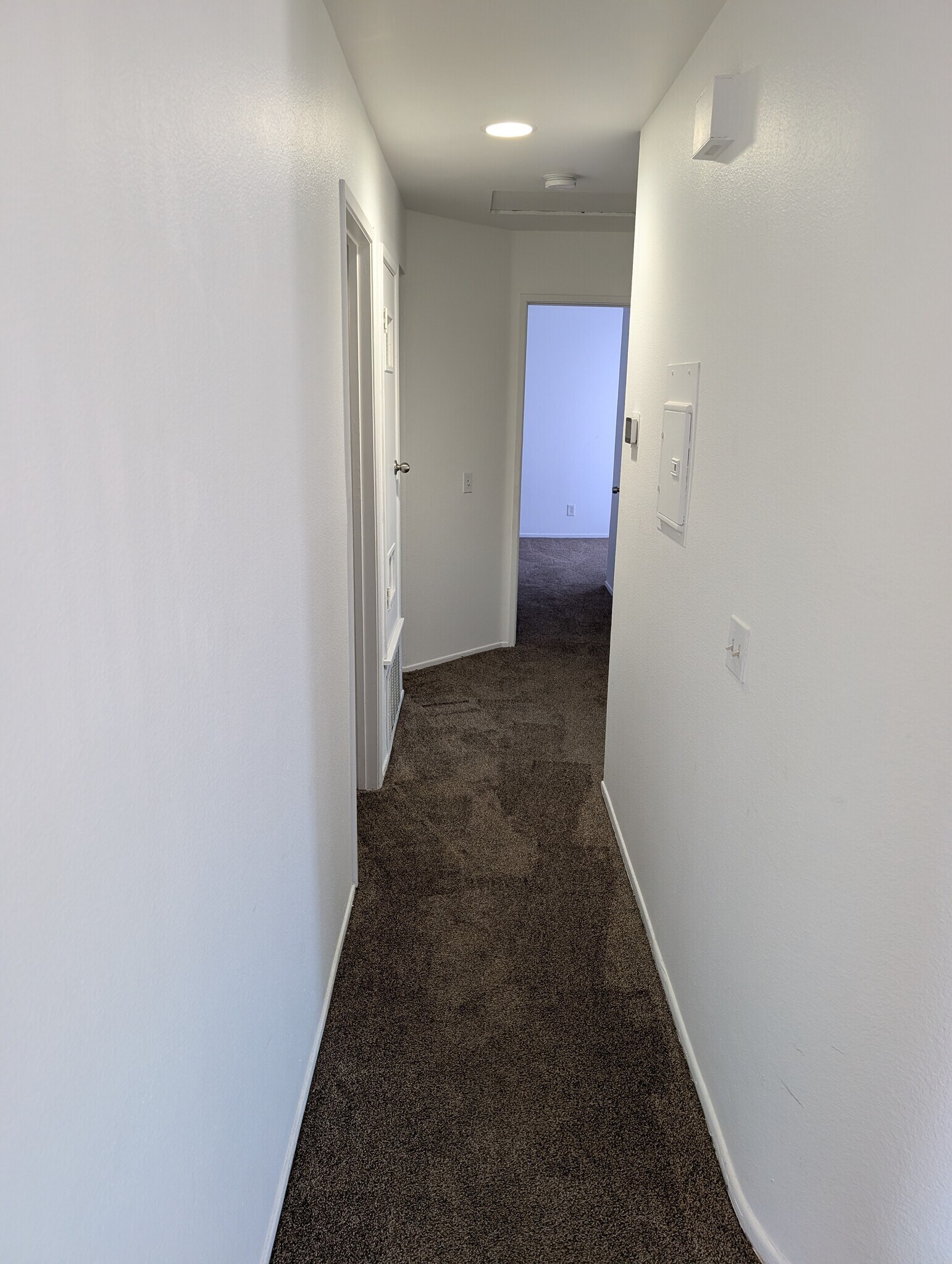 Building Photo - 9388 Twin Trails Dr