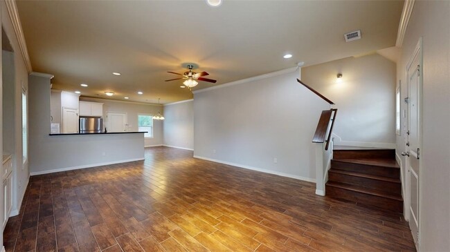 Building Photo - 102 Richards St